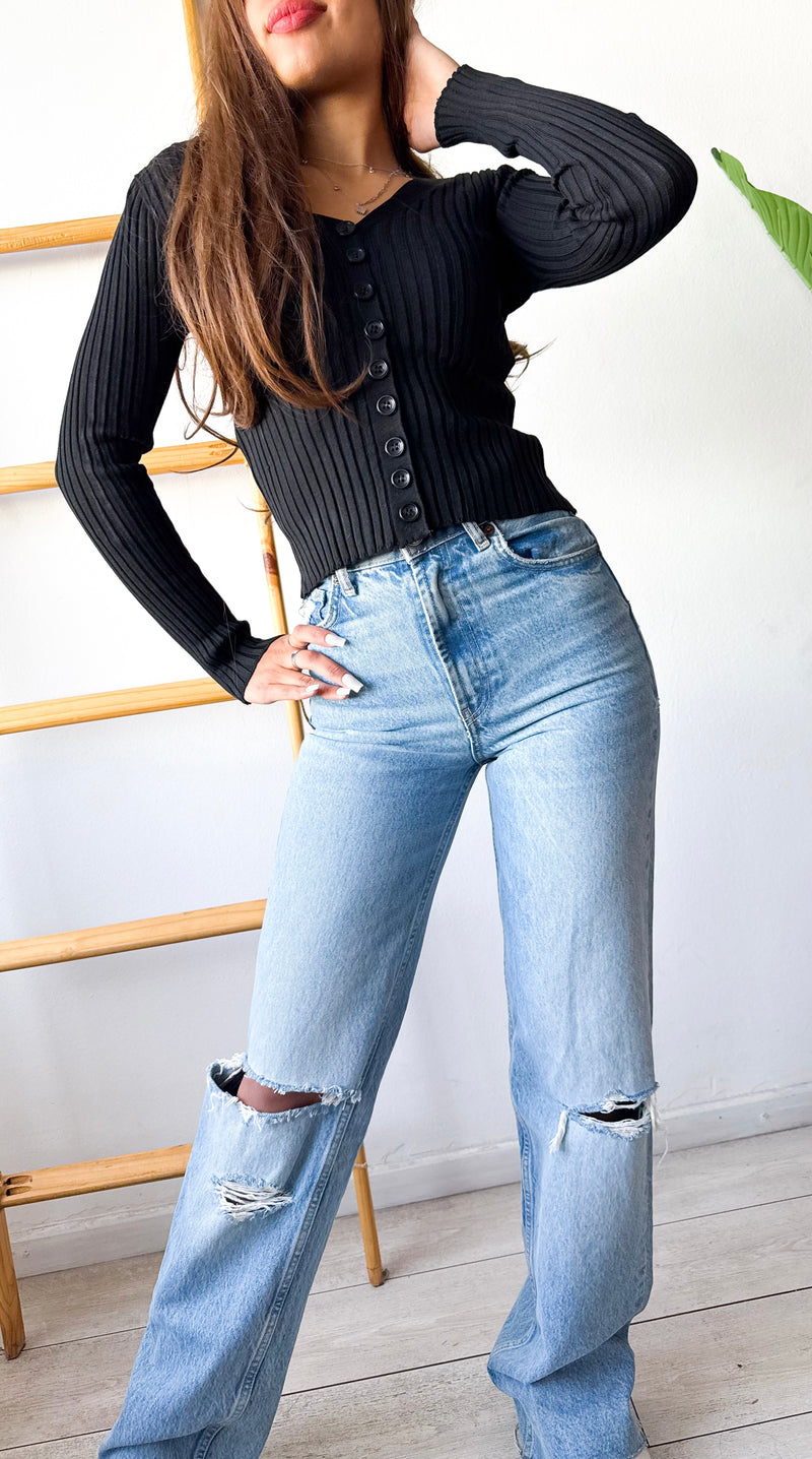 POLERA BASIC BLACK ABOTONADA
