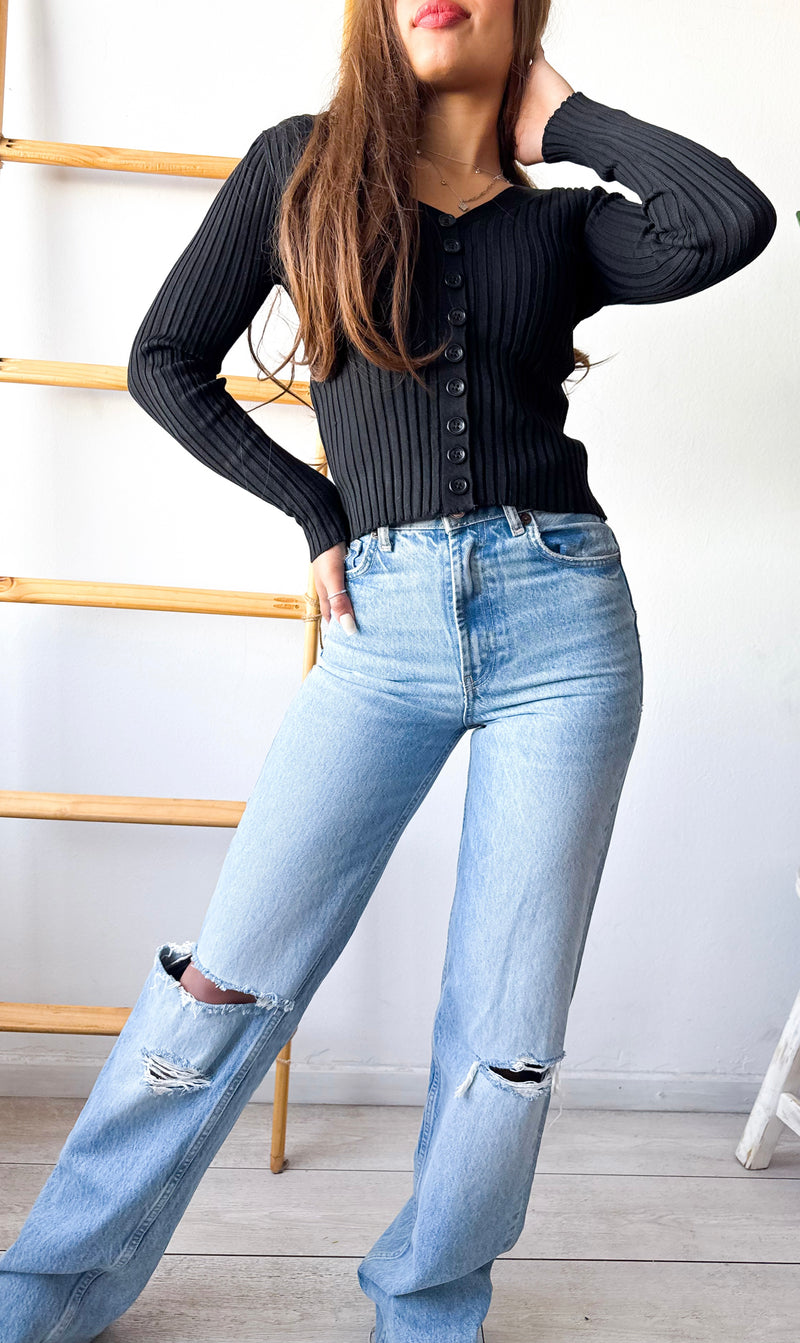 POLERA BASIC BLACK ABOTONADA
