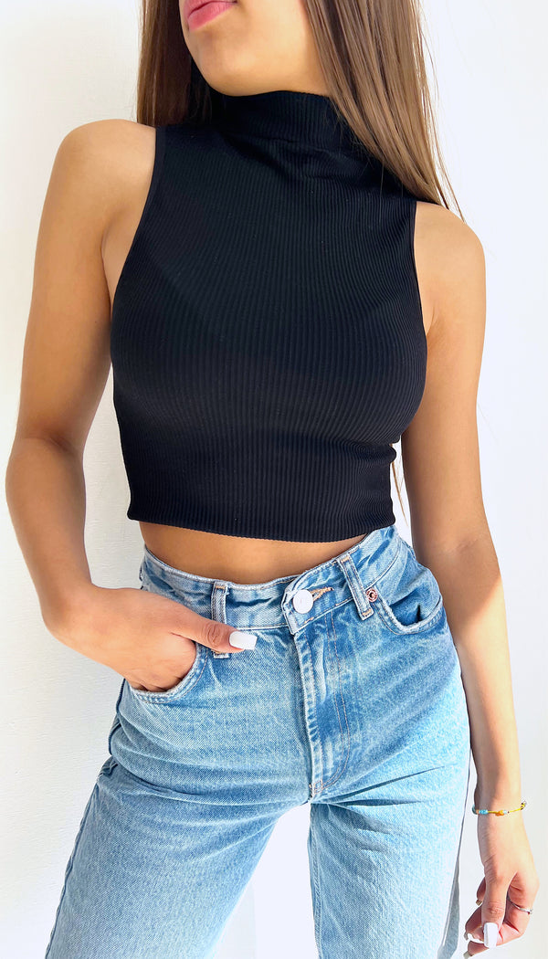 CROP TOP BASIC CUELLO ALTO