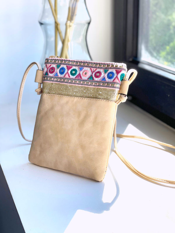 CARTERA BORDADA CAMLU (Tirantes ajustables )
