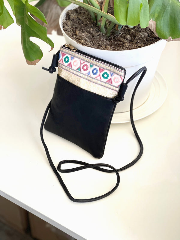 CARTERA BORDADA CAMLU (Tirantes ajustables )