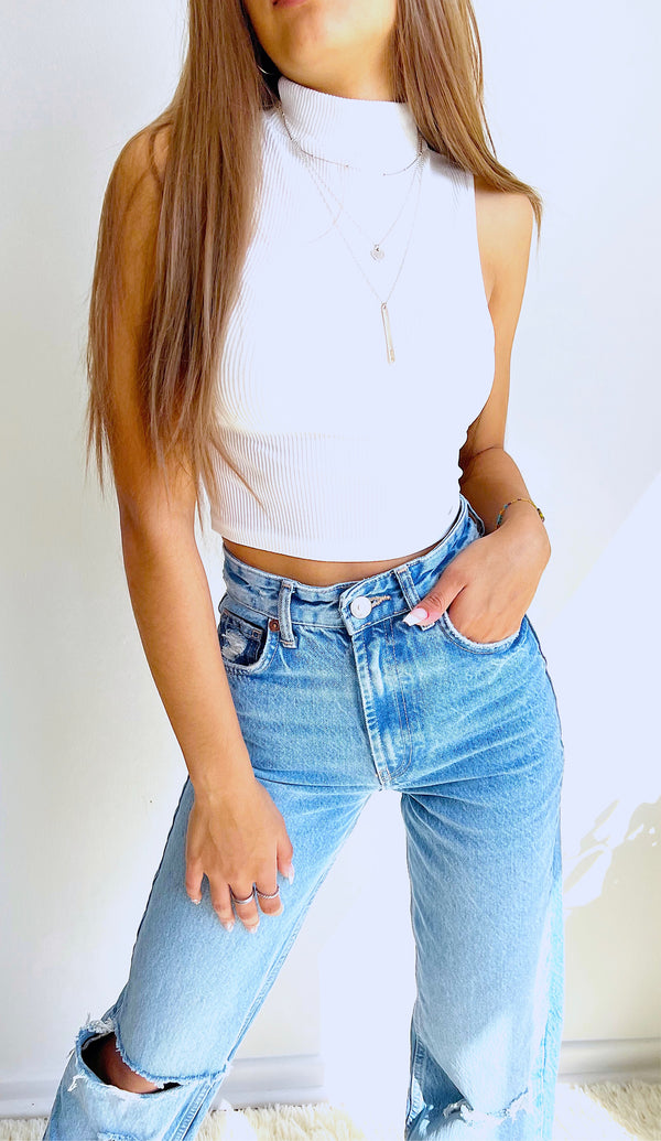 CROP TOP BASIC CUELLO ALTO